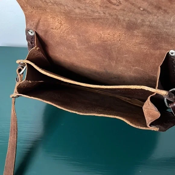Vintage Bohemian Handmade & Hand Pressed 100%  Leather Saddle Crossbody Bag - Picture 10 of 12